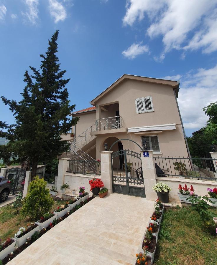 Villa Rada Igalo Buitenkant foto